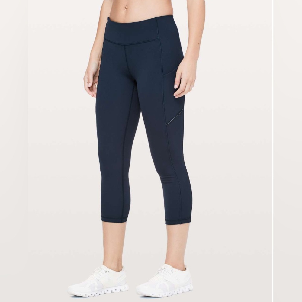 Lululemon Women True Navy Speed Up Crop *21" Leggings Size 6 Running Pocket Pant